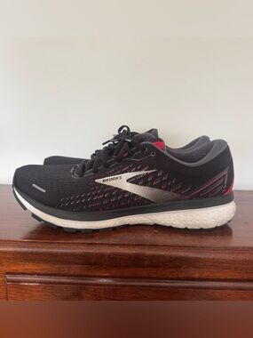 Brooks Ghost 13 Mens 12.5 D Black Red Running Shoes Athletic Sneakers